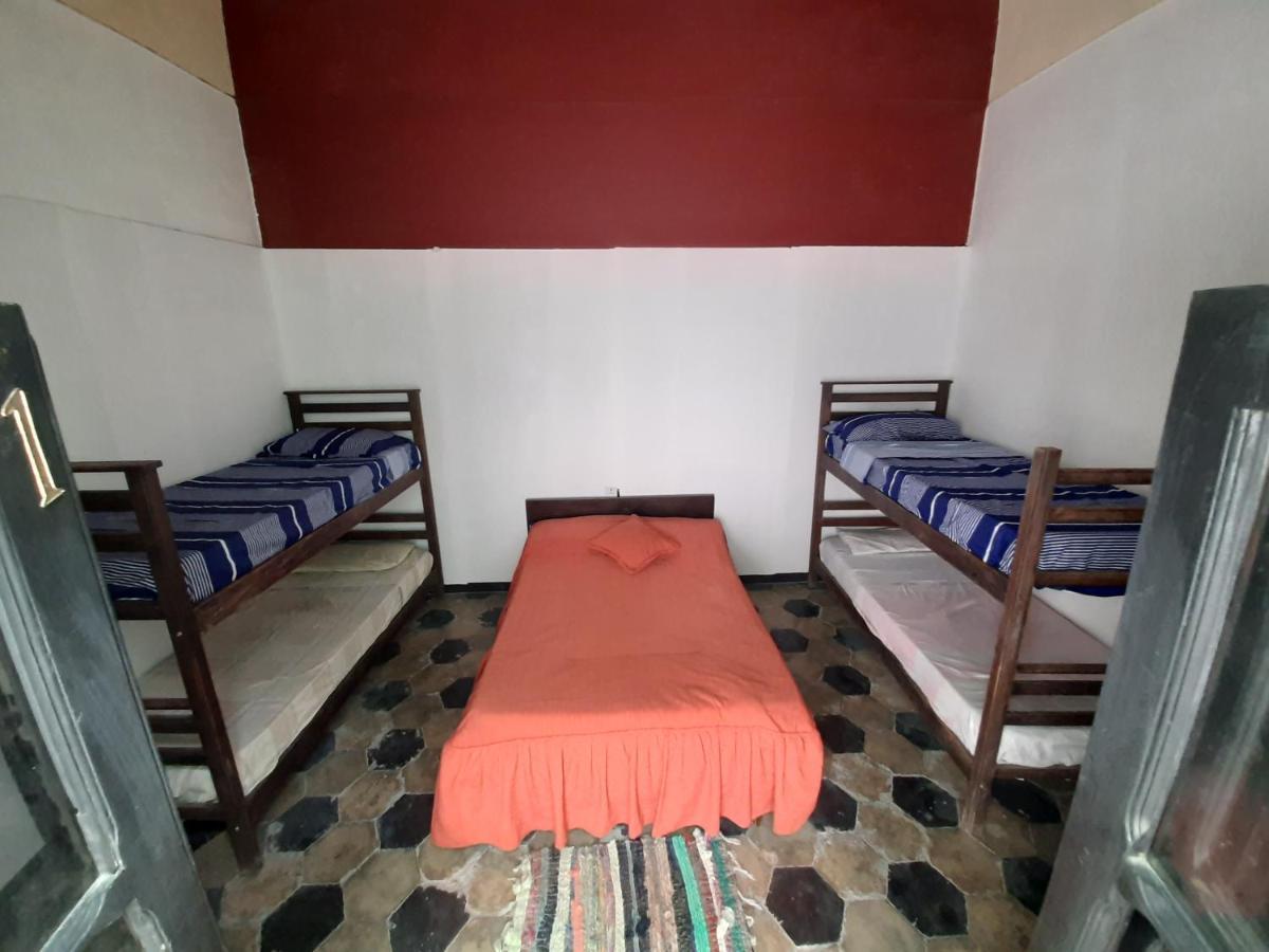 Plaza Hostel Sj 2 Salta Bagian luar foto