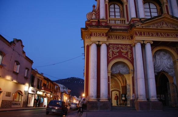 Plaza Hostel Sj 2 Salta Bagian luar foto