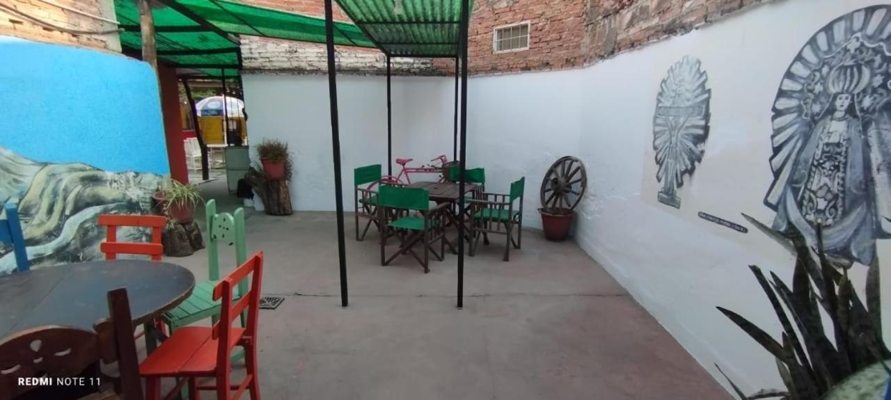Plaza Hostel Sj 2 Salta Bagian luar foto