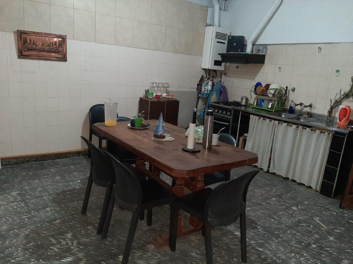 Plaza Hostel Sj 2 Salta Bagian luar foto