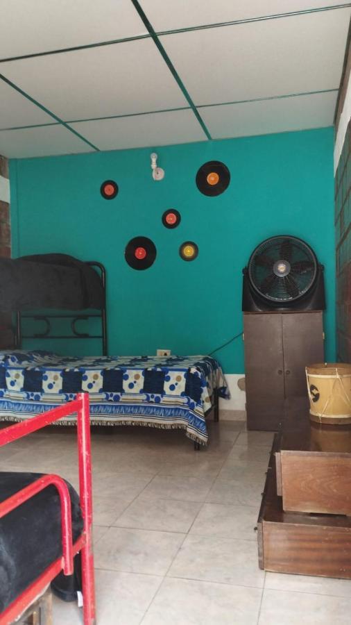 Plaza Hostel Sj 2 Salta Bagian luar foto